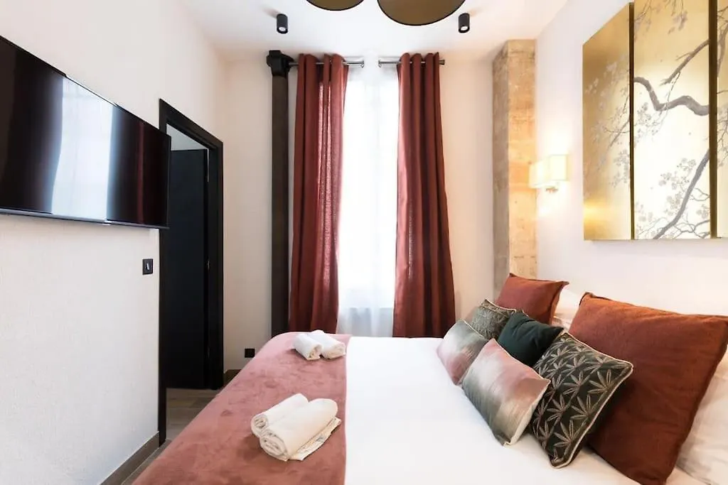 Republique Bastille Chic & Design Apartment 6P 2Br Paris France